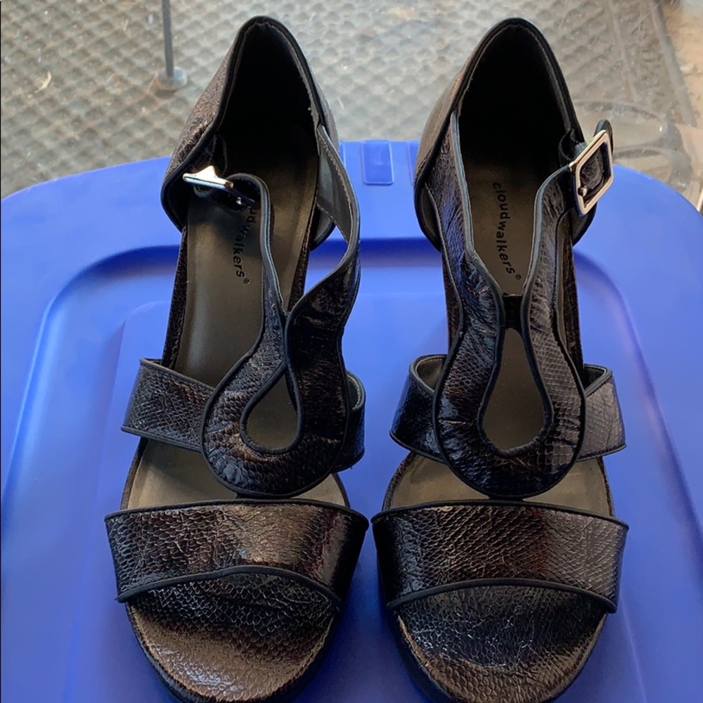 Cloudwalker by Avenue sandal 12W